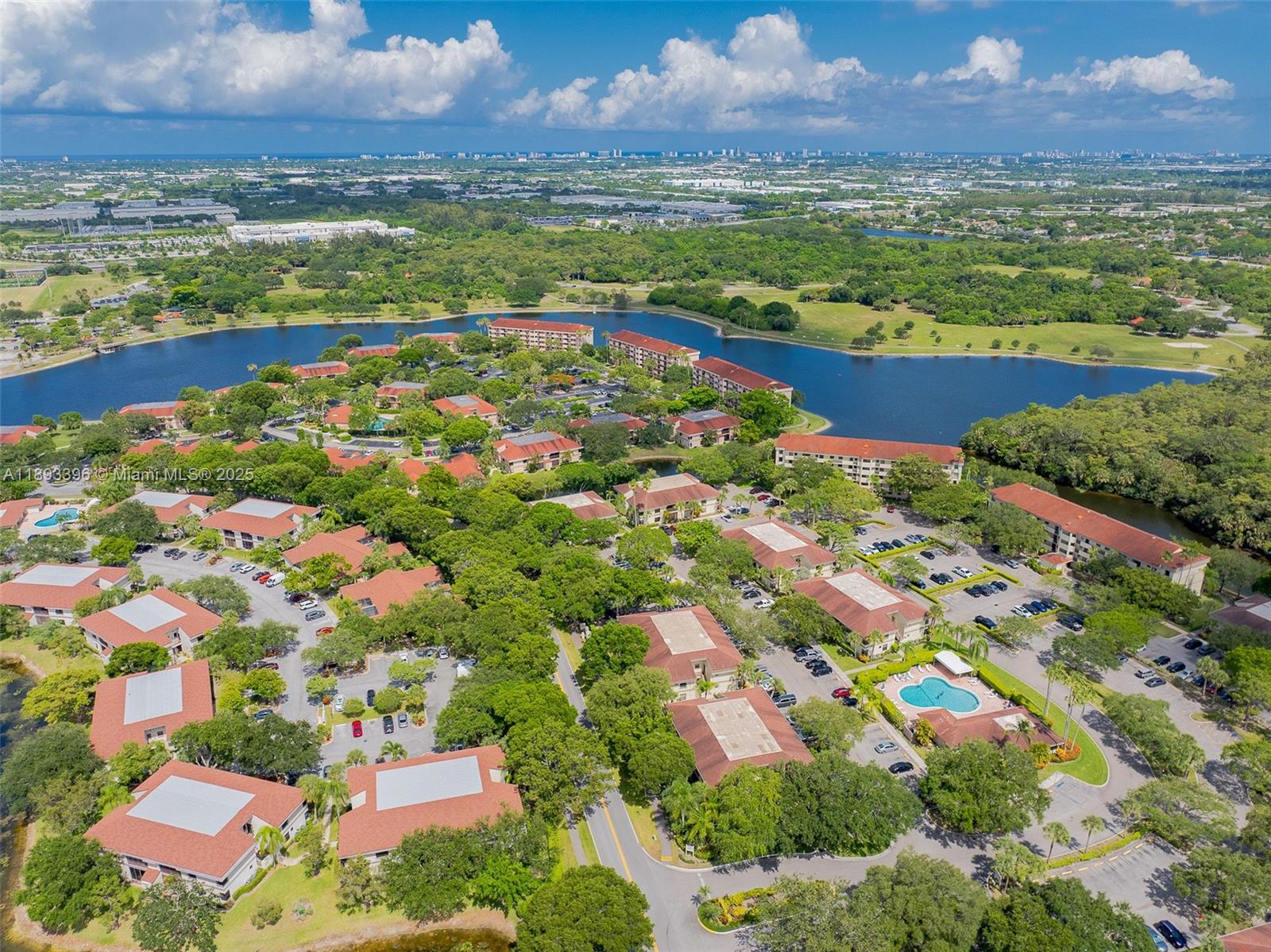 APPLEWOOD VILLAGE IV-E CO - Residential
