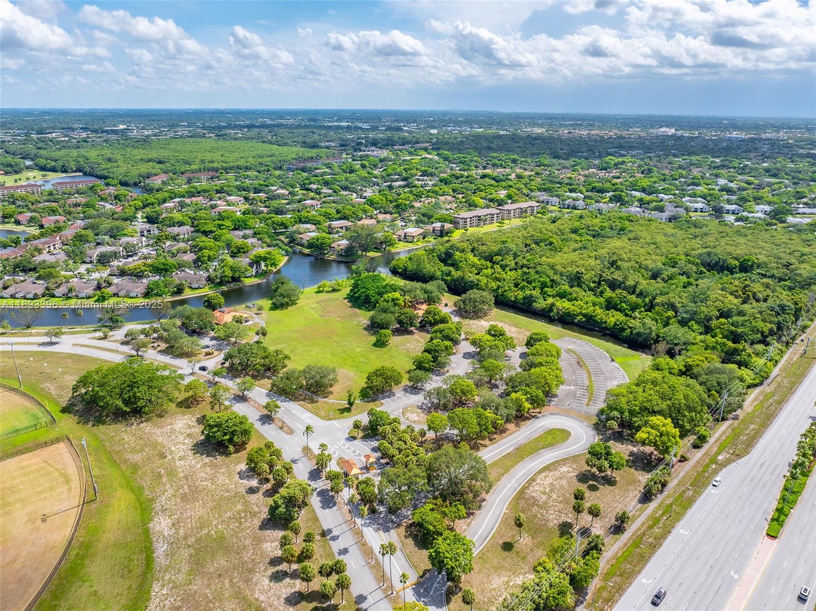 APPLEWOOD VILLAGE IV-E CO - Residential