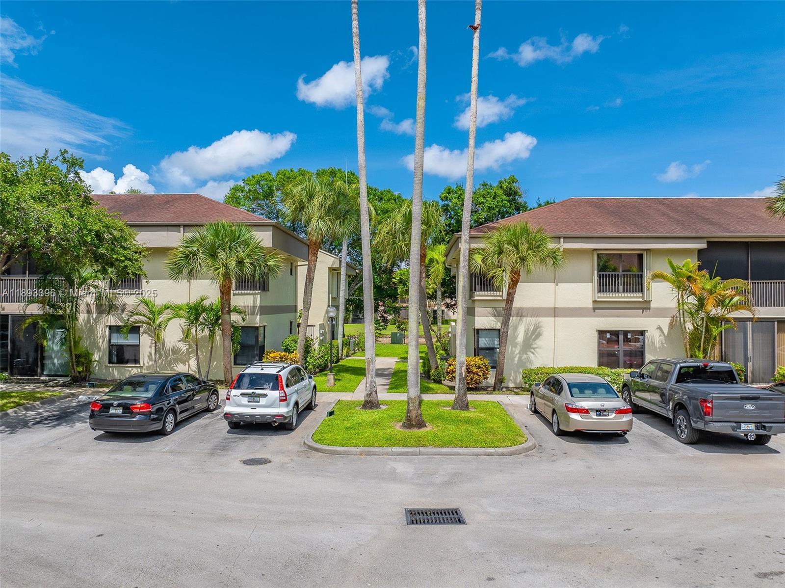 APPLEWOOD VILLAGE IV-E CO - Residential