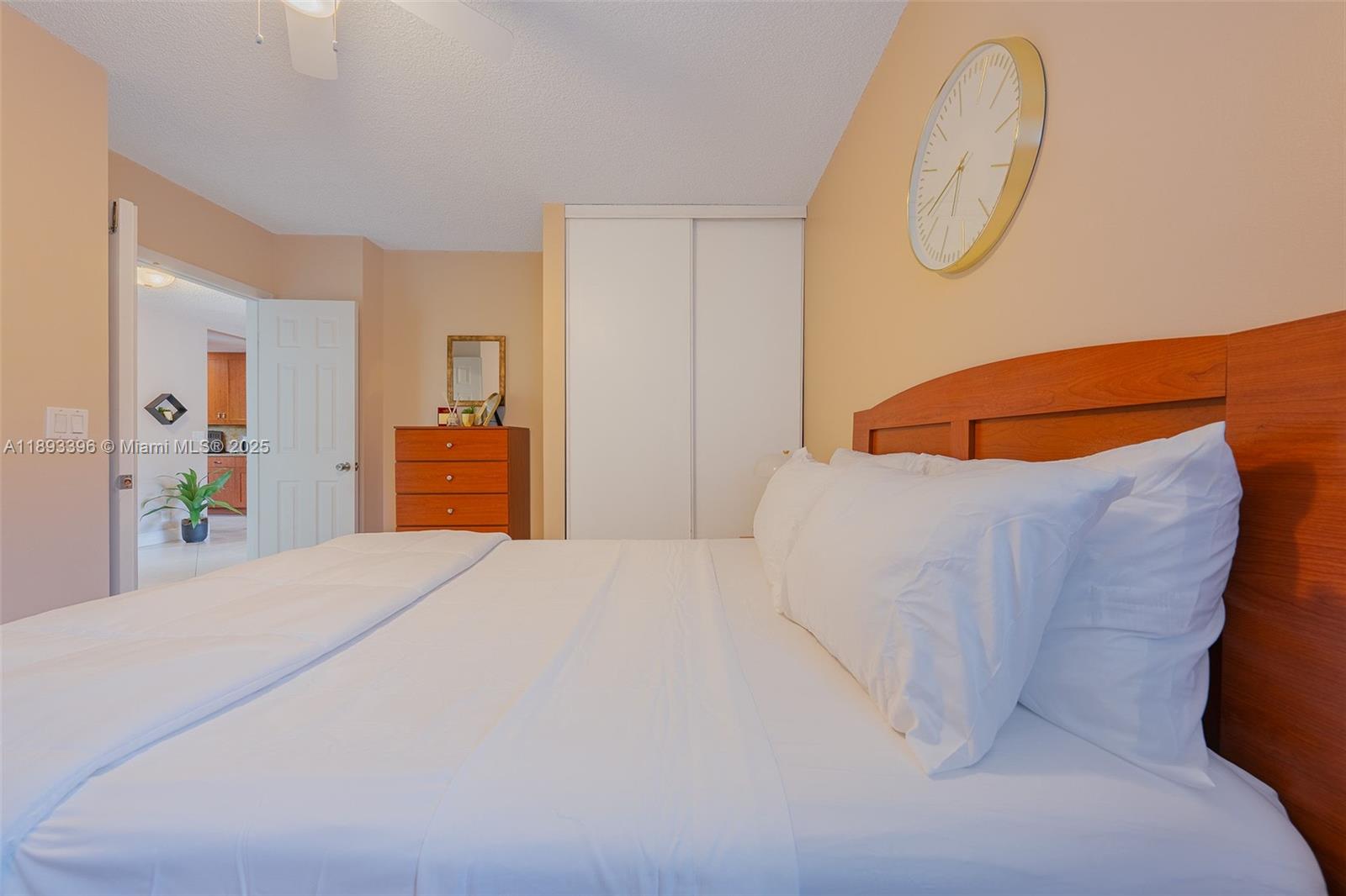 APPLEWOOD VILLAGE IV-E CO - Residential