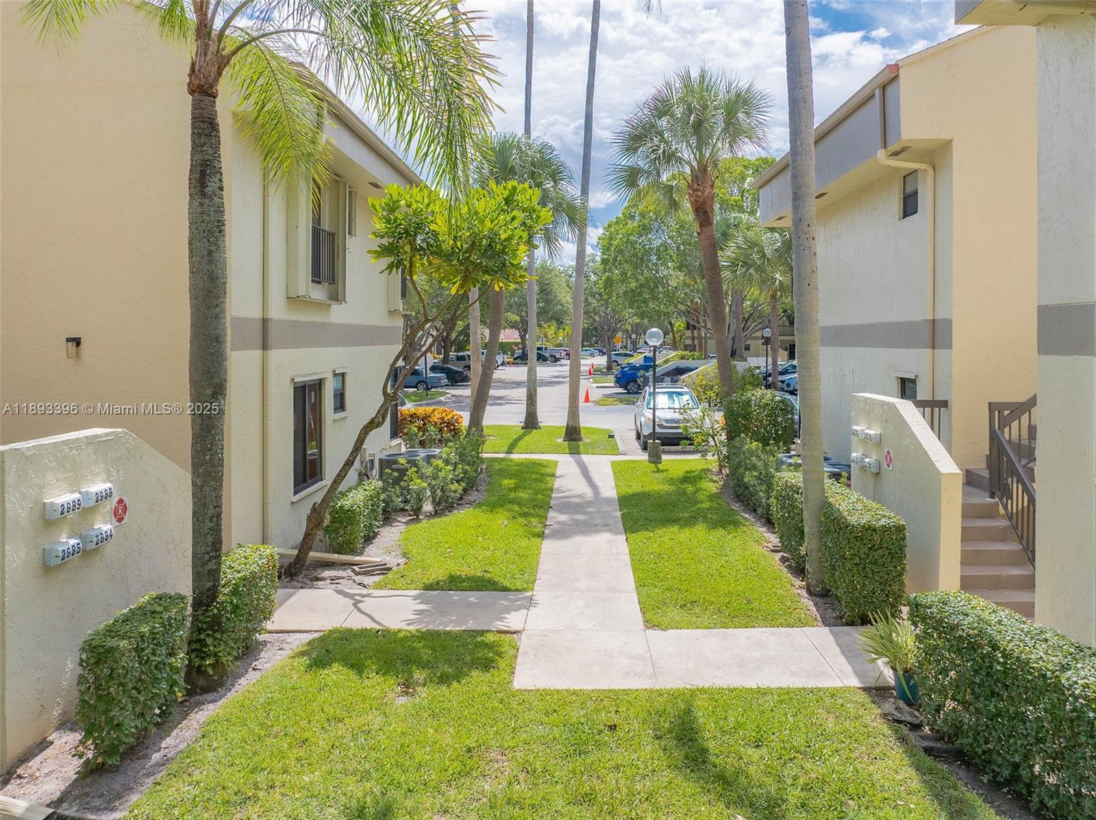 APPLEWOOD VILLAGE IV-E CO - Residential