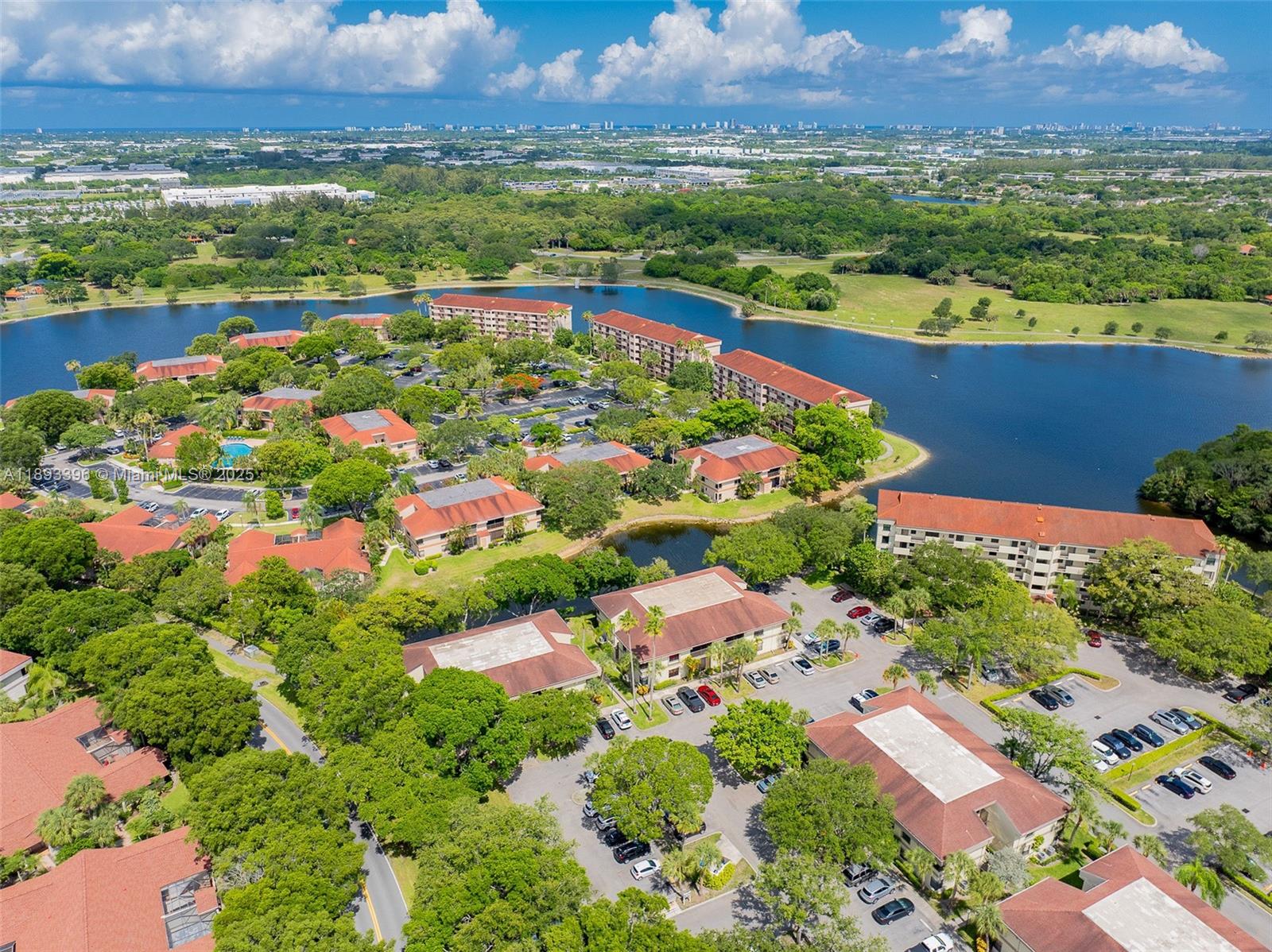 APPLEWOOD VILLAGE IV-E CO - Residential