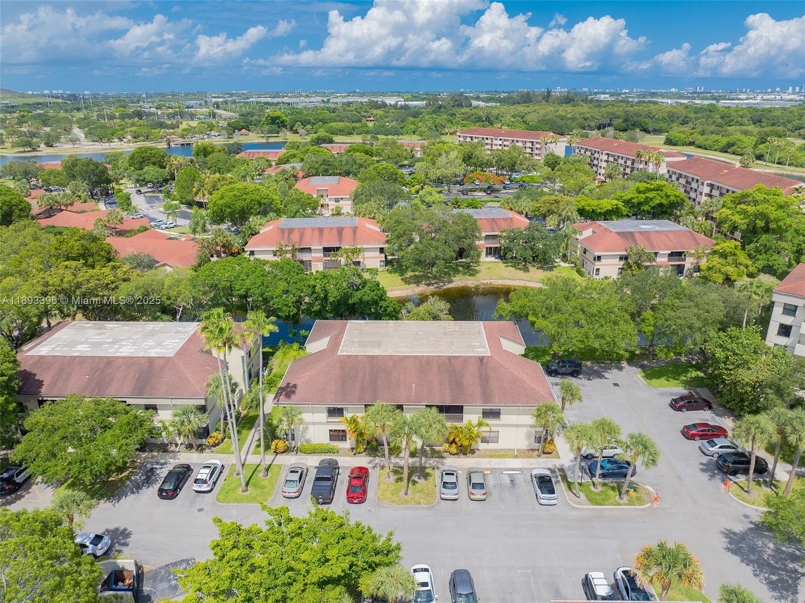 APPLEWOOD VILLAGE IV-E CO - Residential