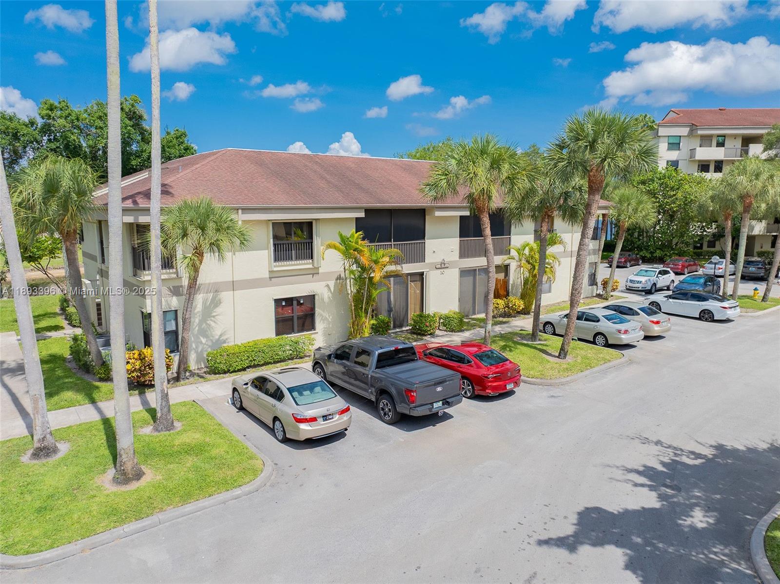 APPLEWOOD VILLAGE IV-E CO - Residential