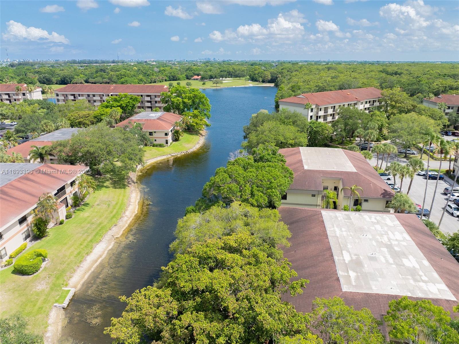 APPLEWOOD VILLAGE IV-E CO - Residential