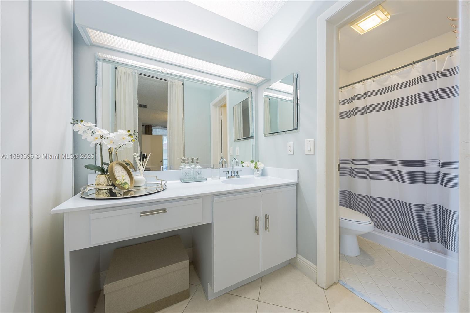 APPLEWOOD VILLAGE IV-E CO - Residential