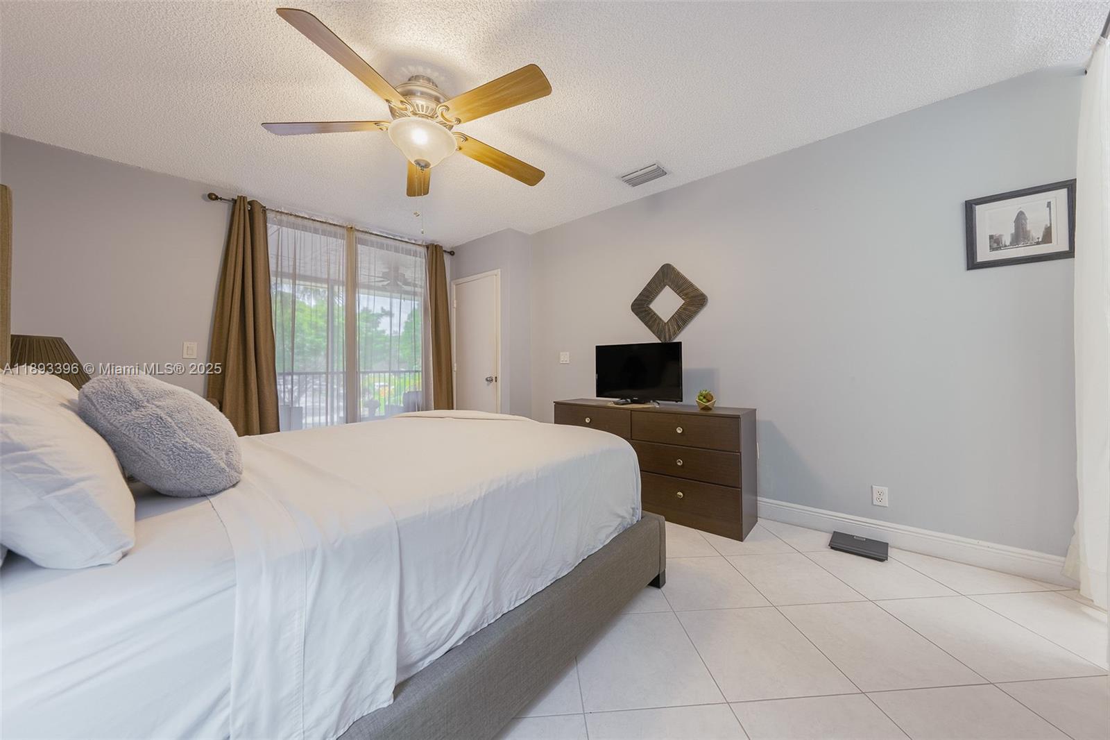 APPLEWOOD VILLAGE IV-E CO - Residential