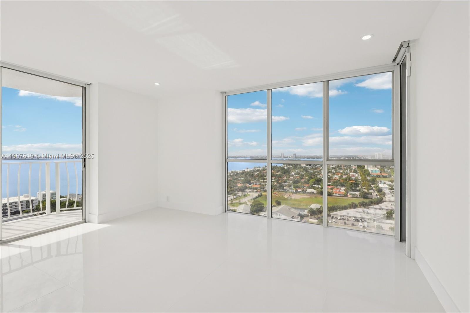 THE GRANDVIEW PALACE COND - Residential