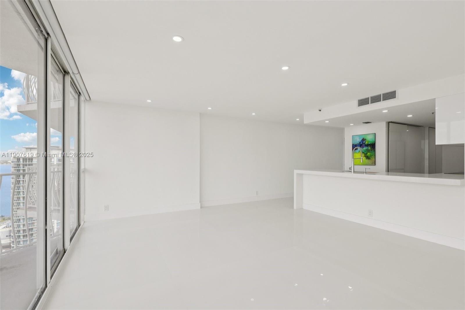 THE GRANDVIEW PALACE COND - Residential