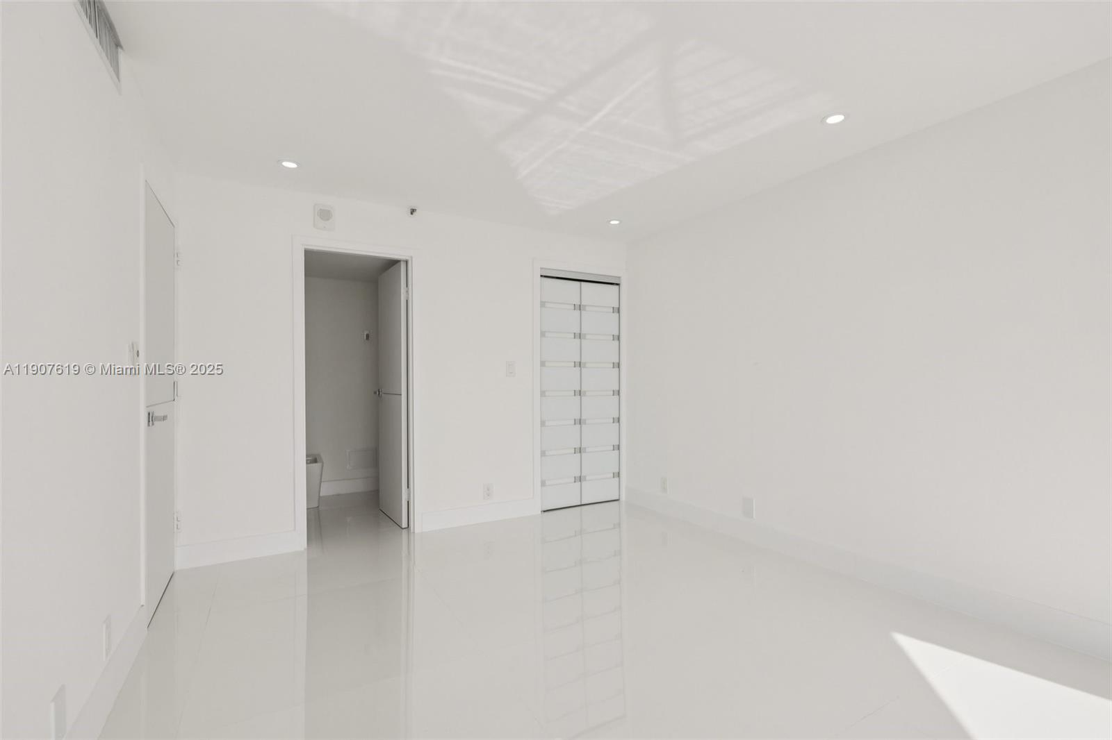 THE GRANDVIEW PALACE COND - Residential