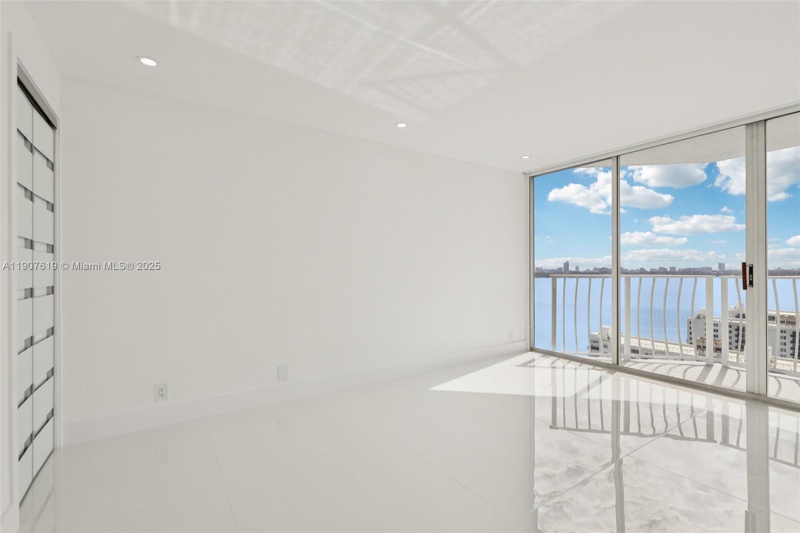 THE GRANDVIEW PALACE COND - Residential