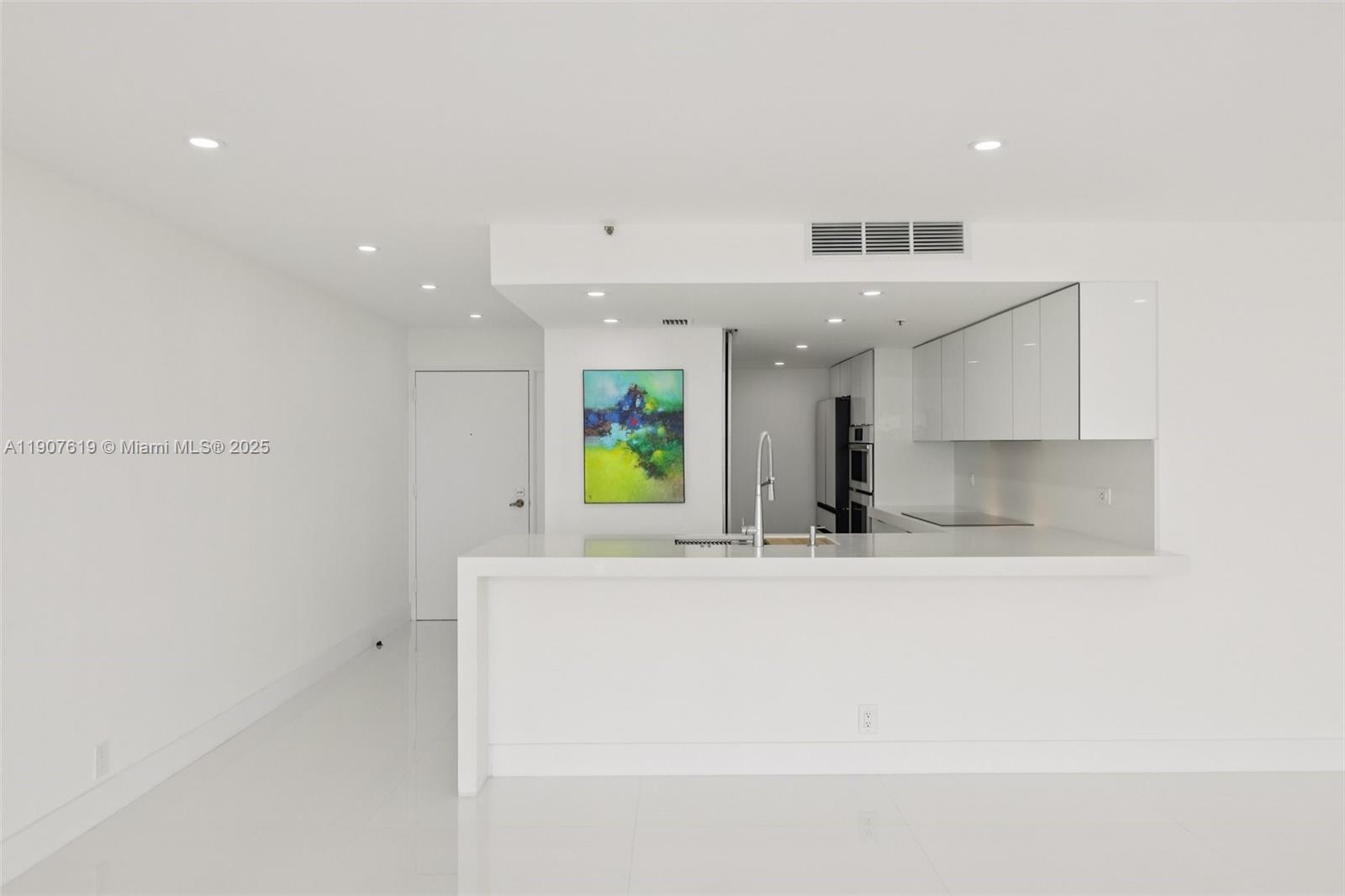 THE GRANDVIEW PALACE COND - Residential