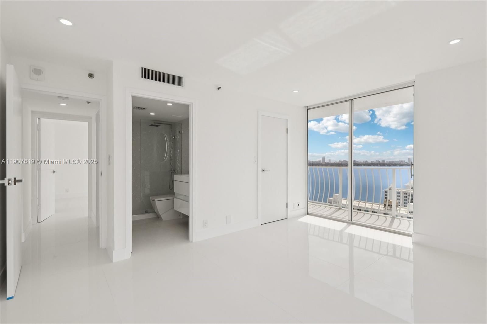 THE GRANDVIEW PALACE COND - Residential