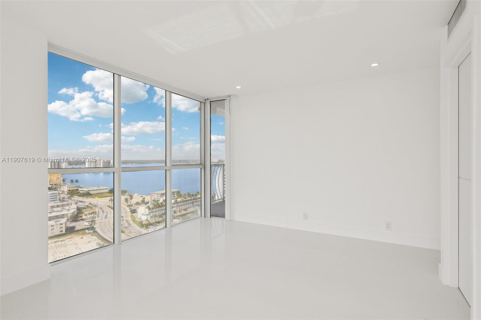 THE GRANDVIEW PALACE COND - Residential