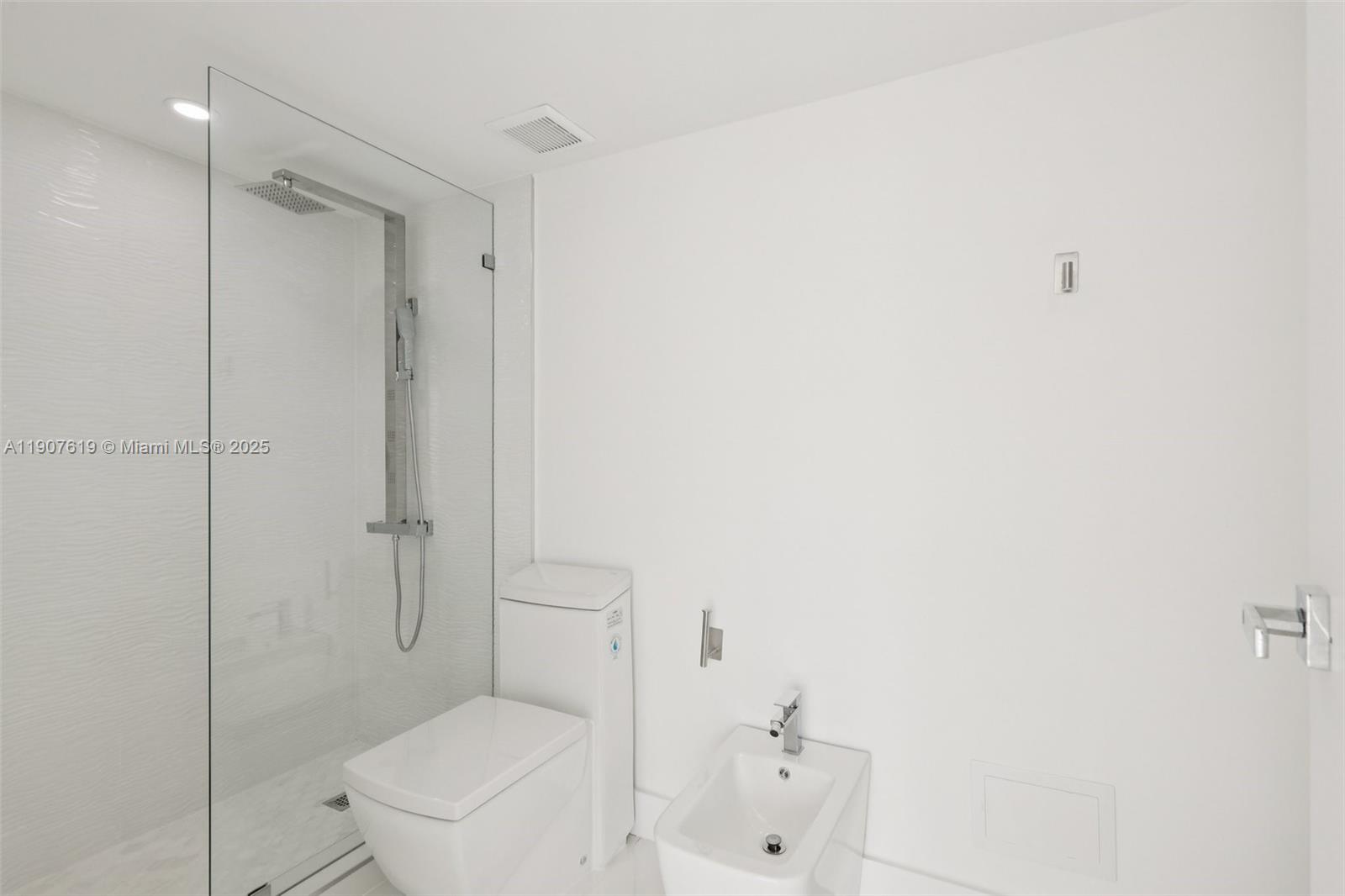 THE GRANDVIEW PALACE COND - Residential