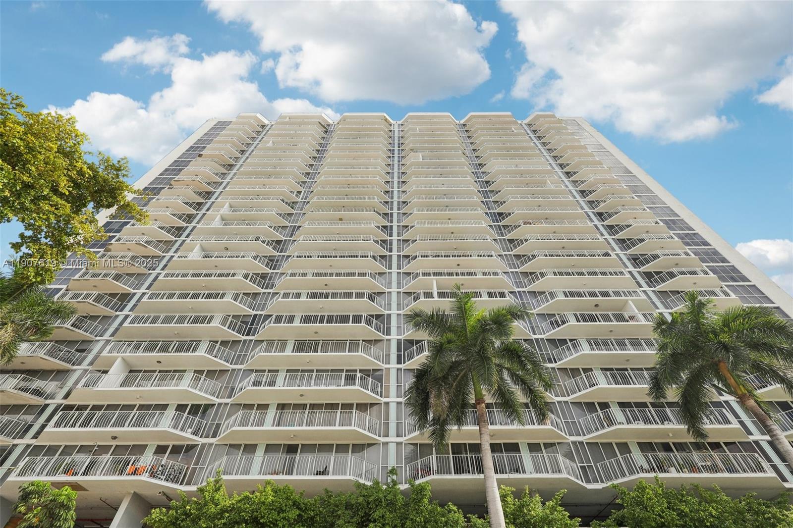 THE GRANDVIEW PALACE COND - Residential