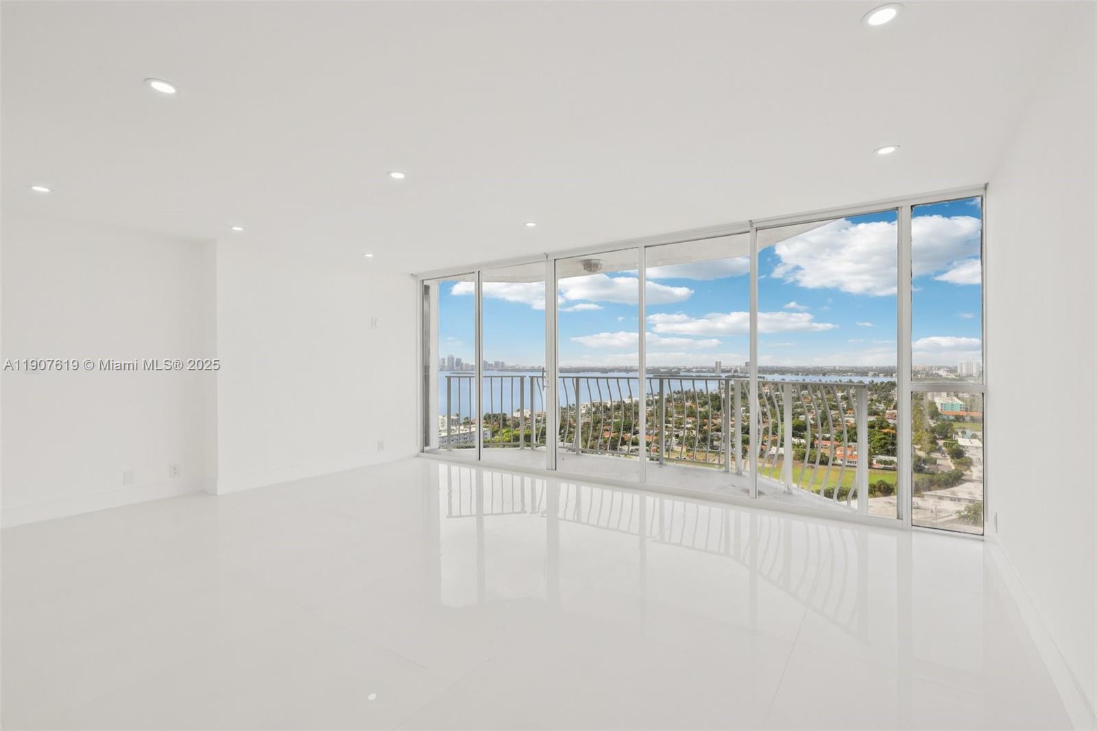 THE GRANDVIEW PALACE COND - Residential