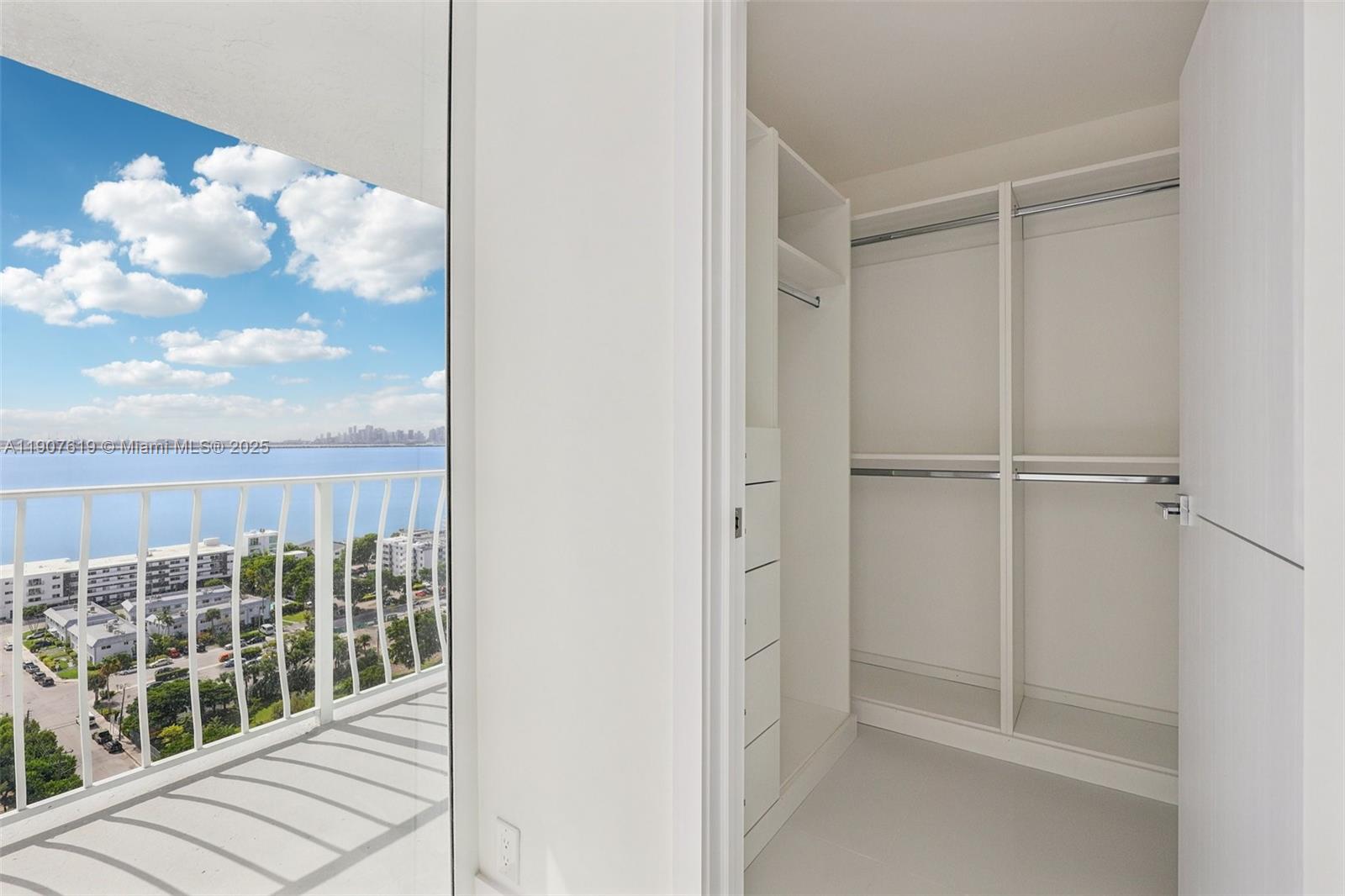 THE GRANDVIEW PALACE COND - Residential