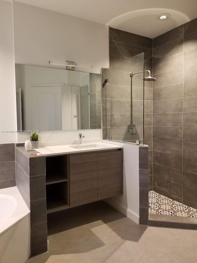 DORAL ISLES ANTILLES 1ST - Residential Lease