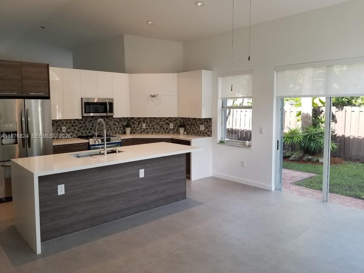 DORAL ISLES ANTILLES 1ST - Residential Lease