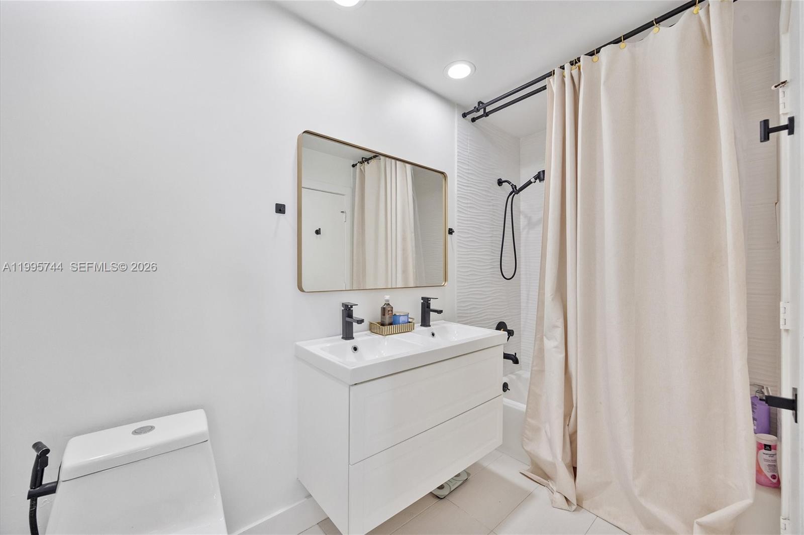 VILG HOMES COUNTRY WALK C - Residential