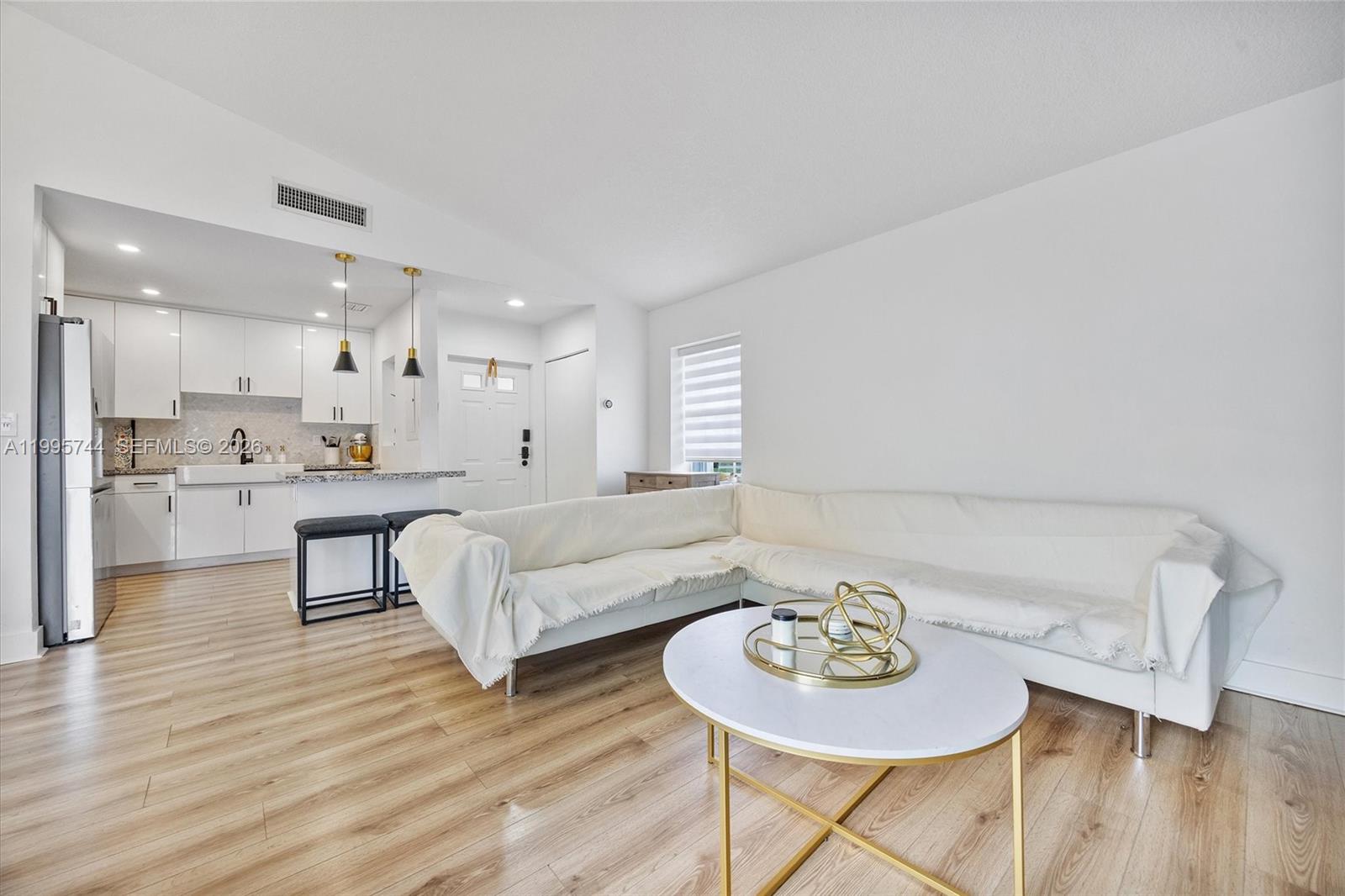 VILG HOMES COUNTRY WALK C - Residential