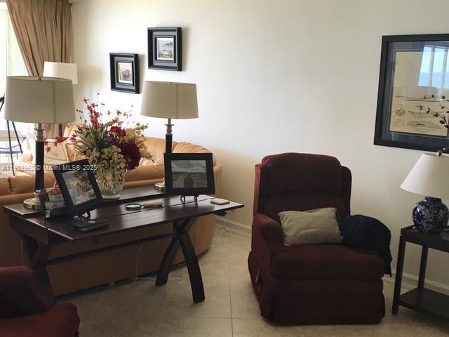 PLAZA SOUTH CONDO - Residential Lease