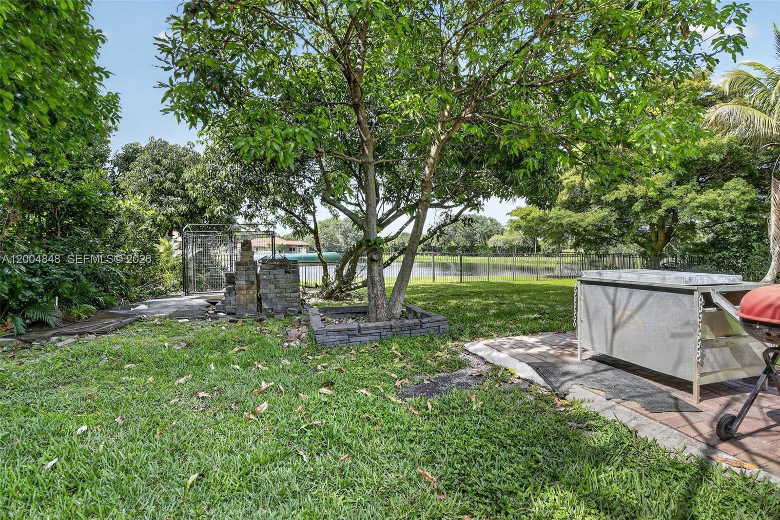 LONG LAKE ESTATES - Residential