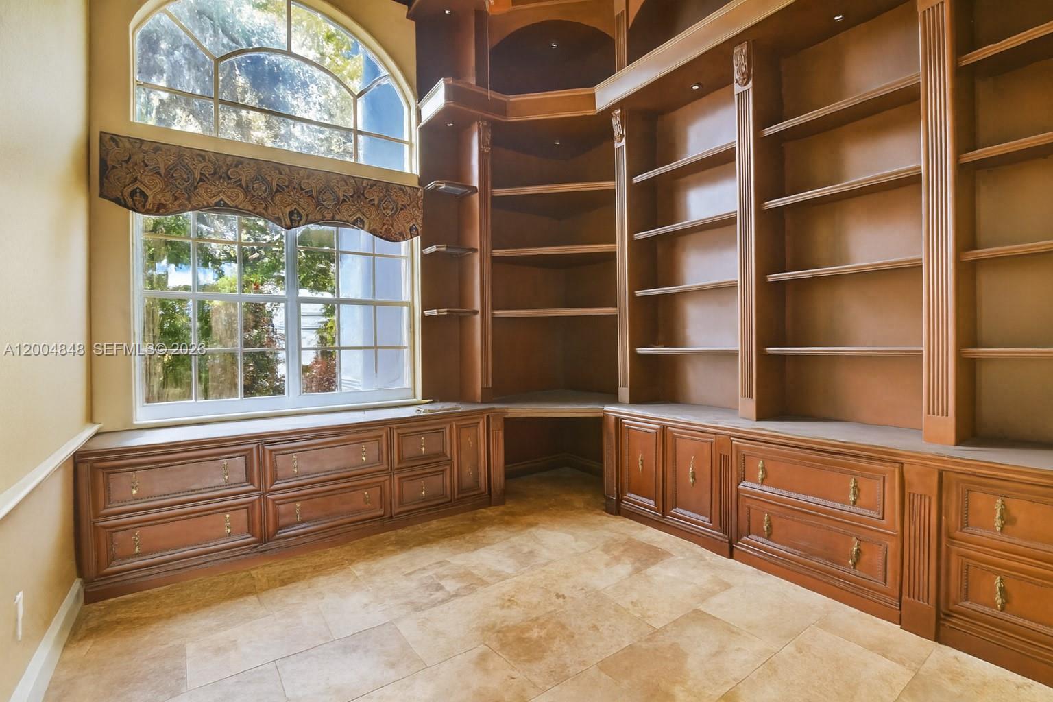 LONG LAKE ESTATES - Residential