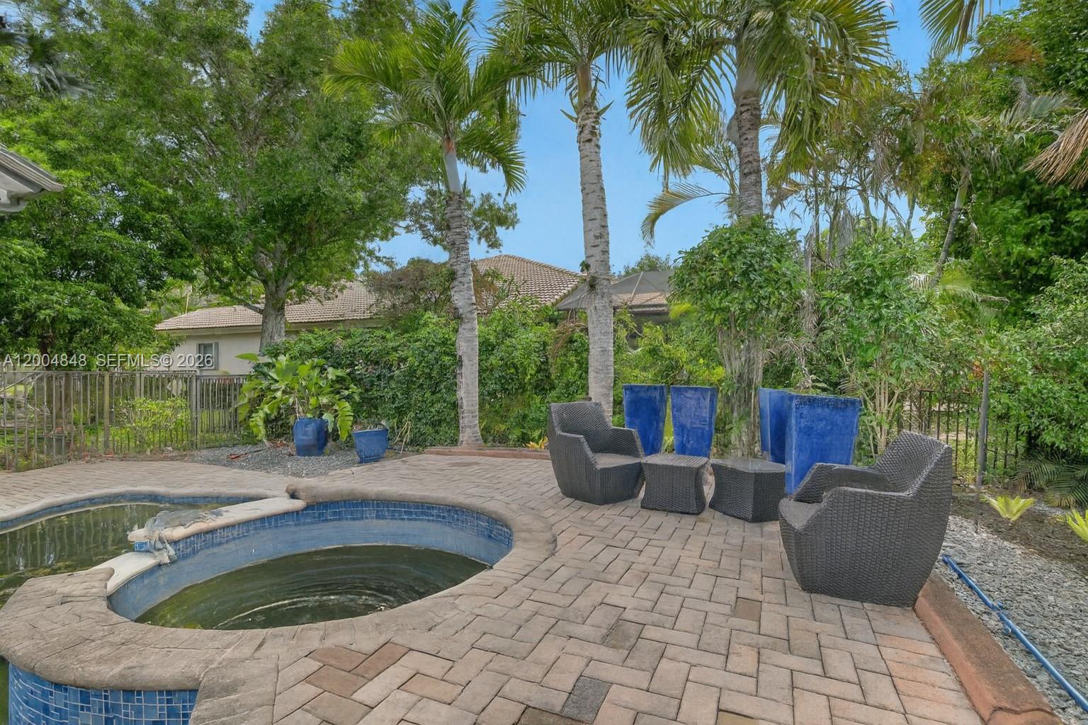LONG LAKE ESTATES - Residential