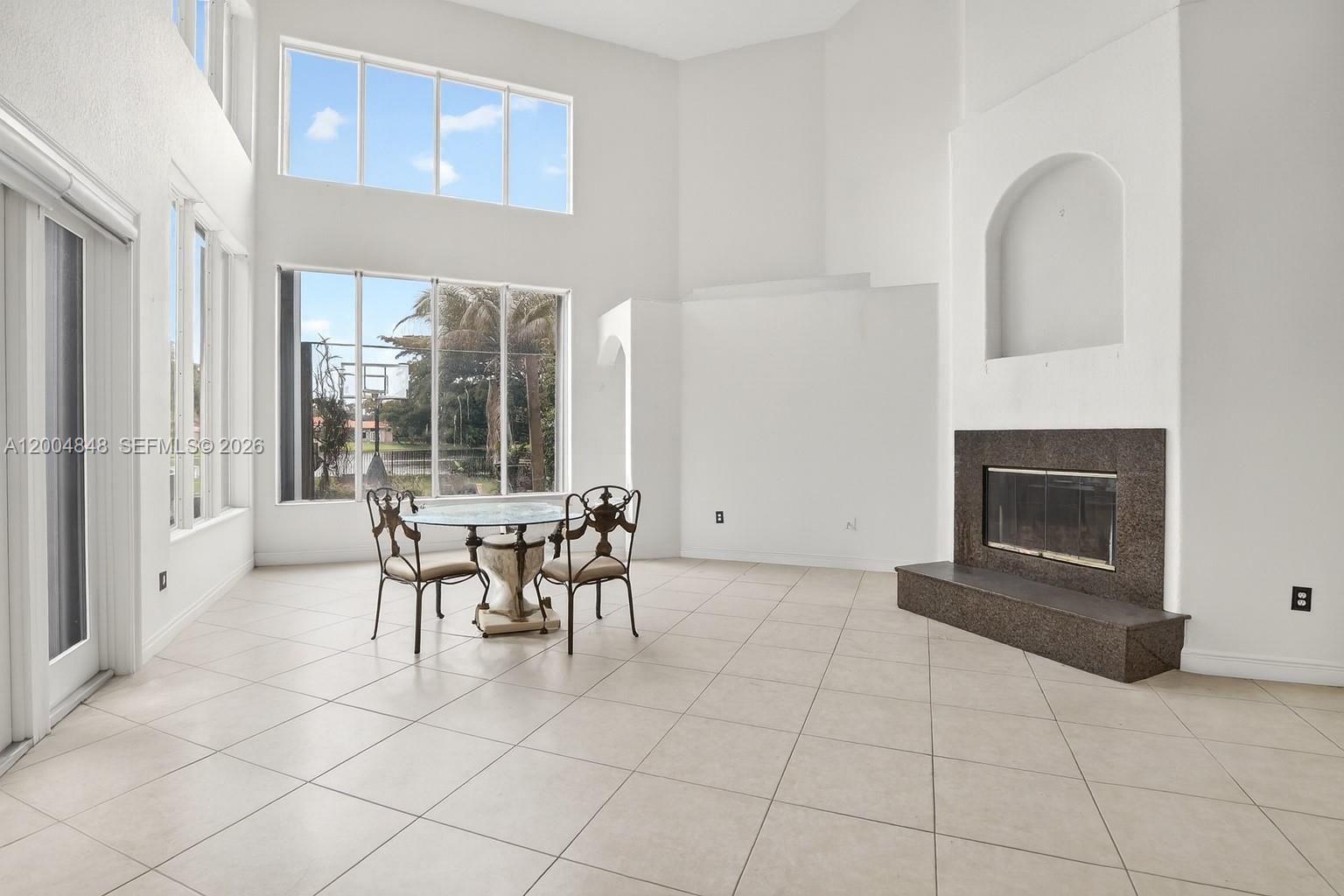LONG LAKE ESTATES - Residential