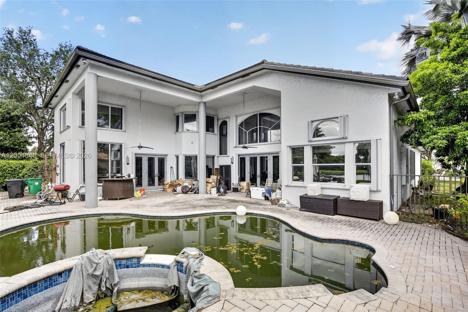 LONG LAKE ESTATES - Residential