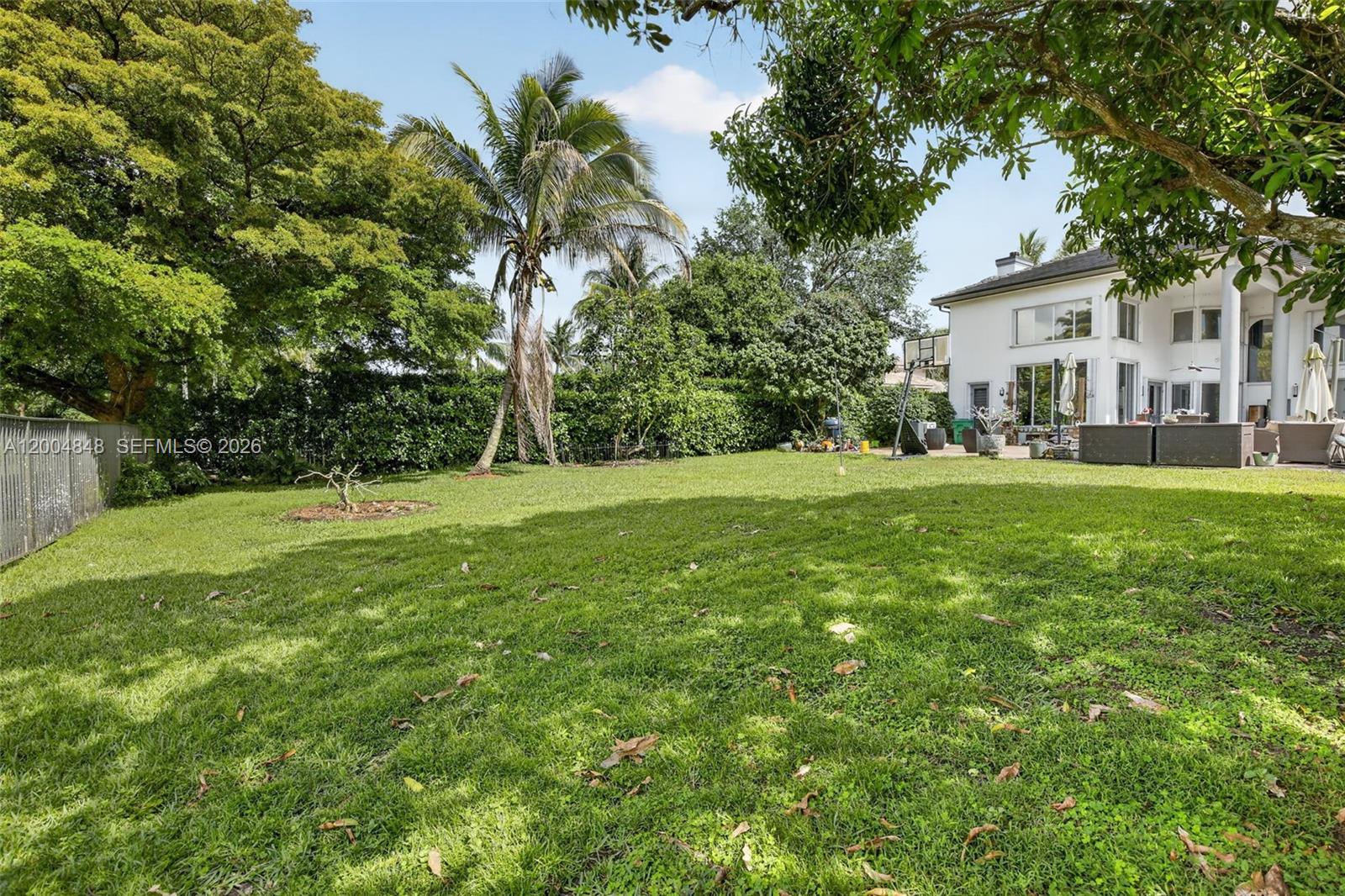 LONG LAKE ESTATES - Residential