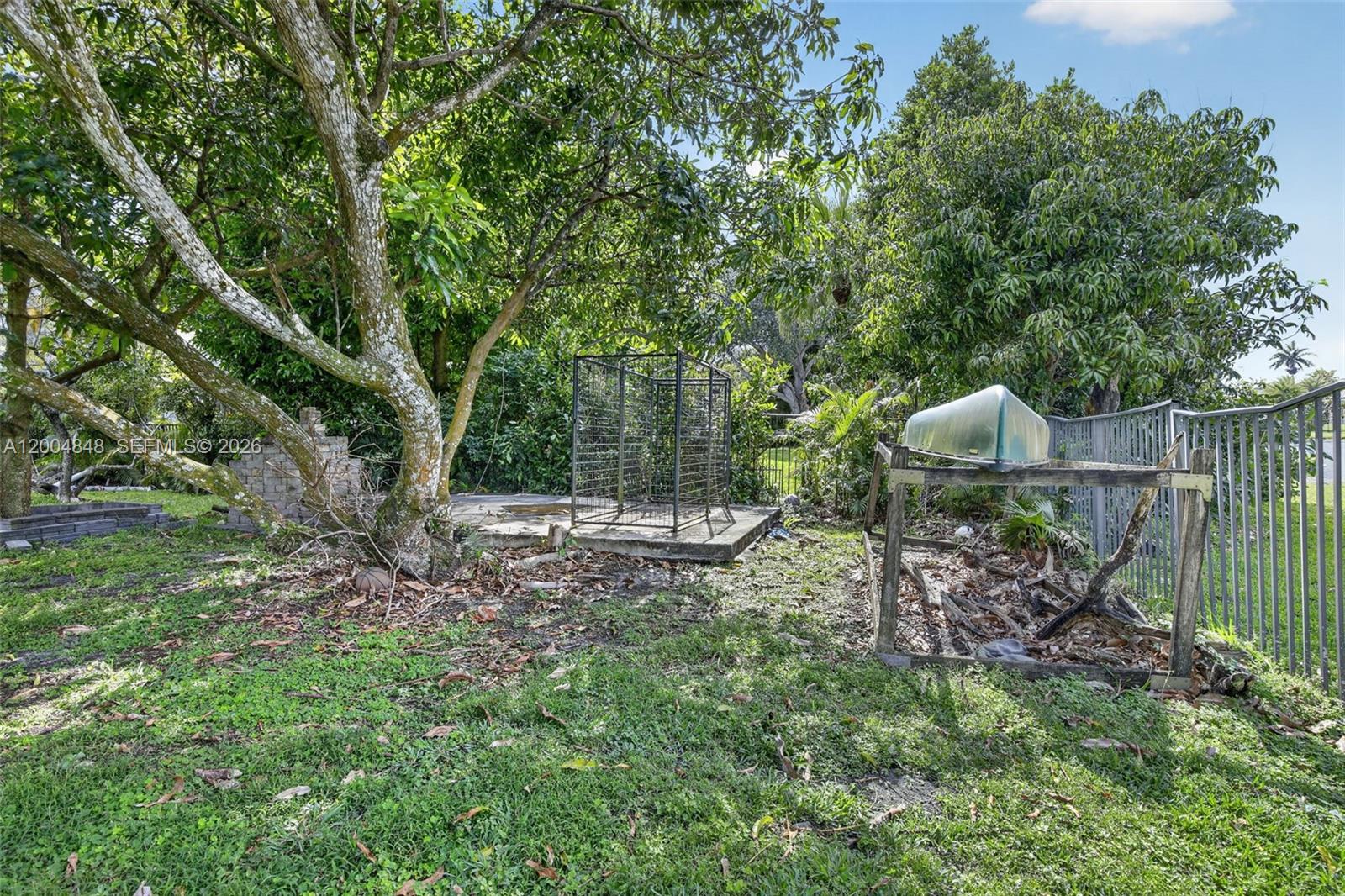 LONG LAKE ESTATES - Residential