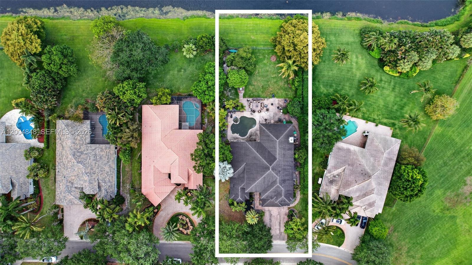 LONG LAKE ESTATES - Residential