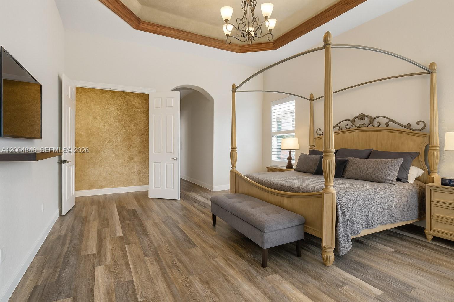 LONG LAKE ESTATES - Residential