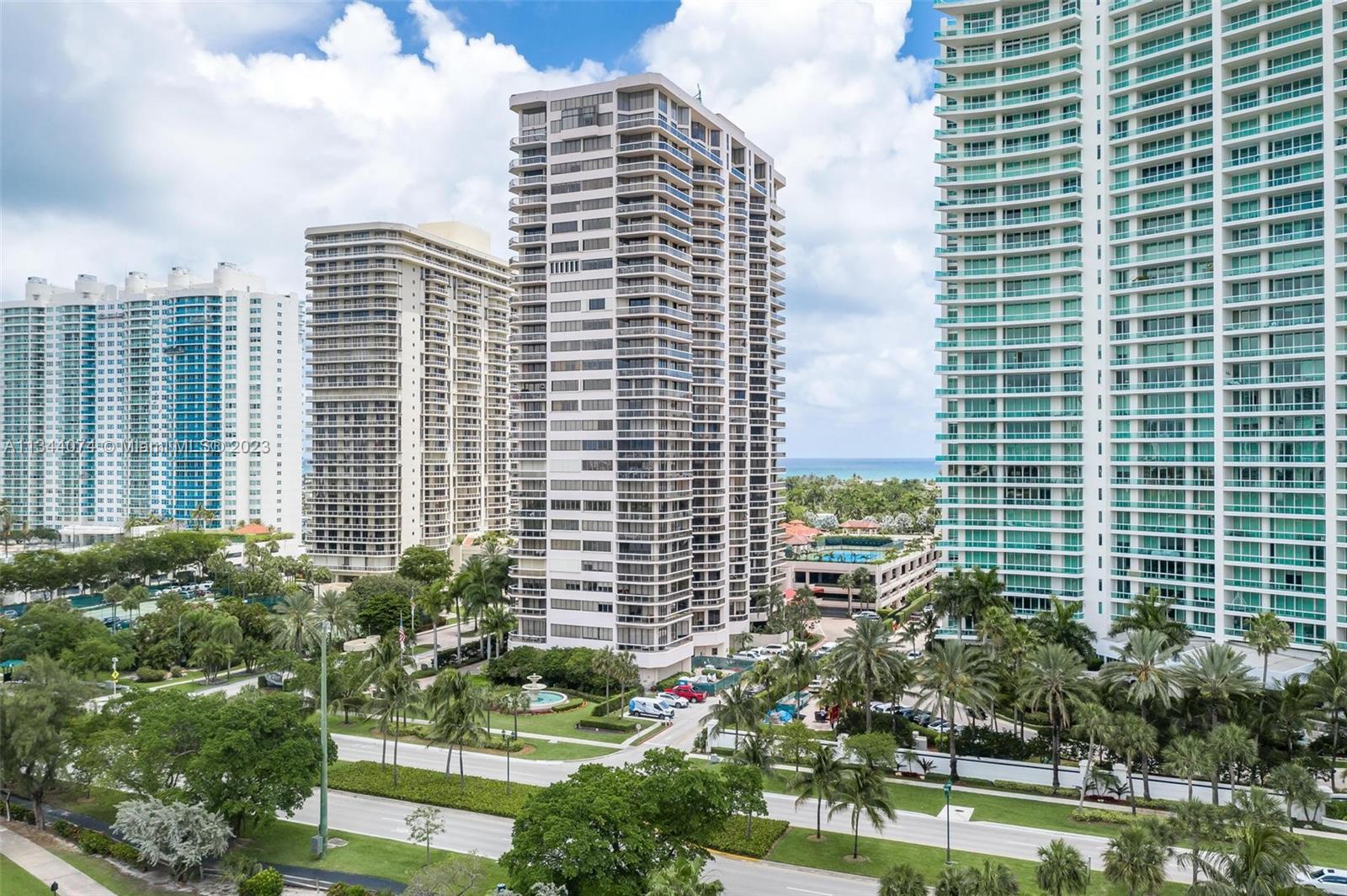 THE LANDMARK CONDO - Residential