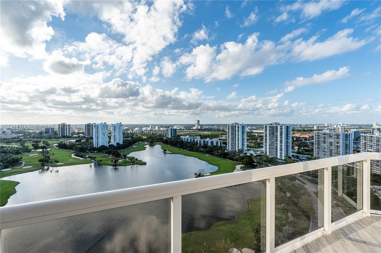 THE LANDMARK CONDO - Residential