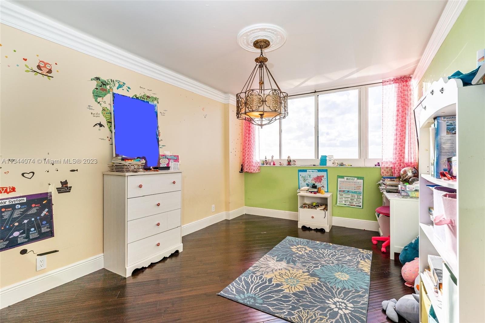 THE LANDMARK CONDO - Residential