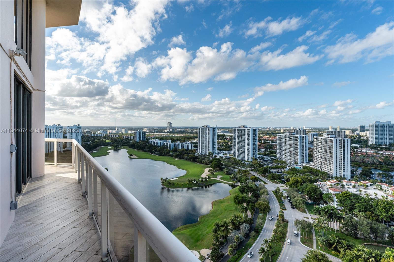 THE LANDMARK CONDO - Residential