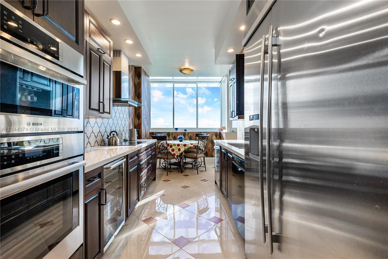 THE LANDMARK CONDO - Residential