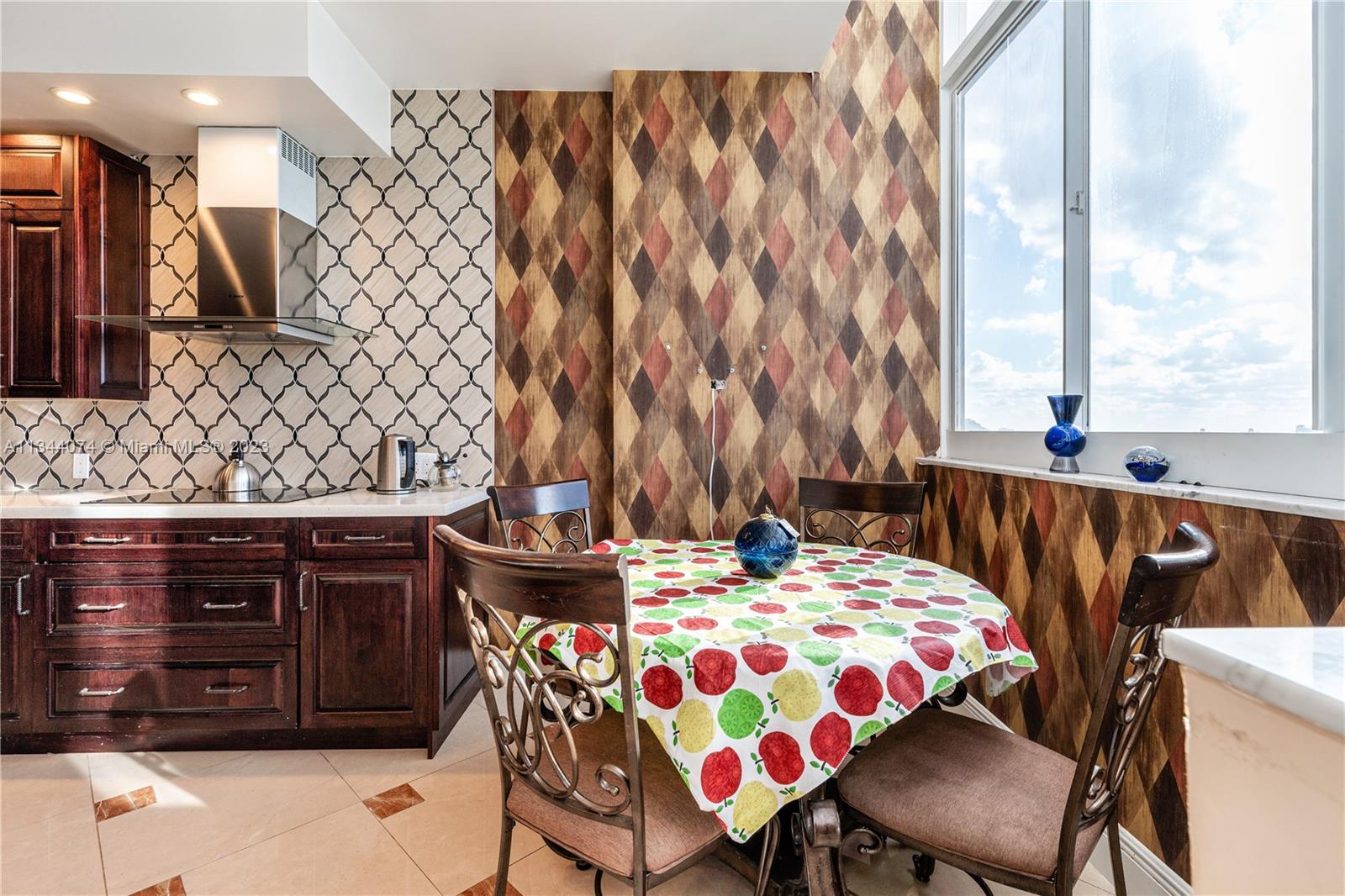 THE LANDMARK CONDO - Residential