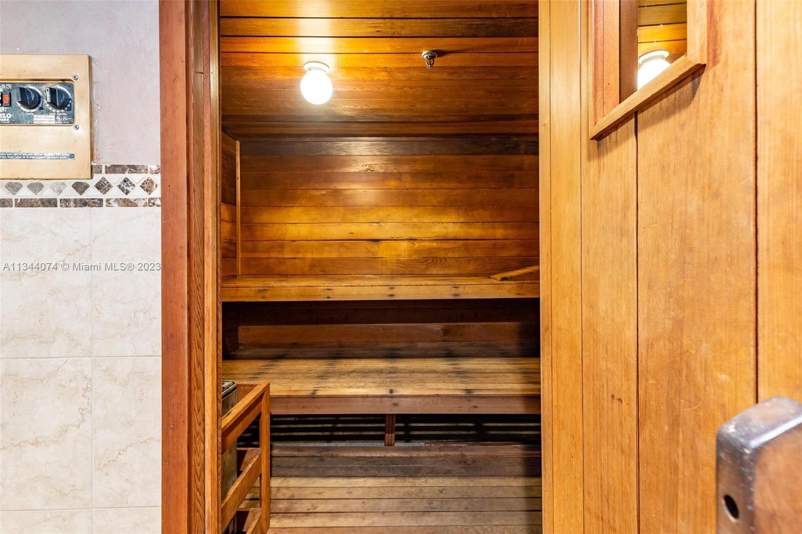 THE LANDMARK CONDO - Residential