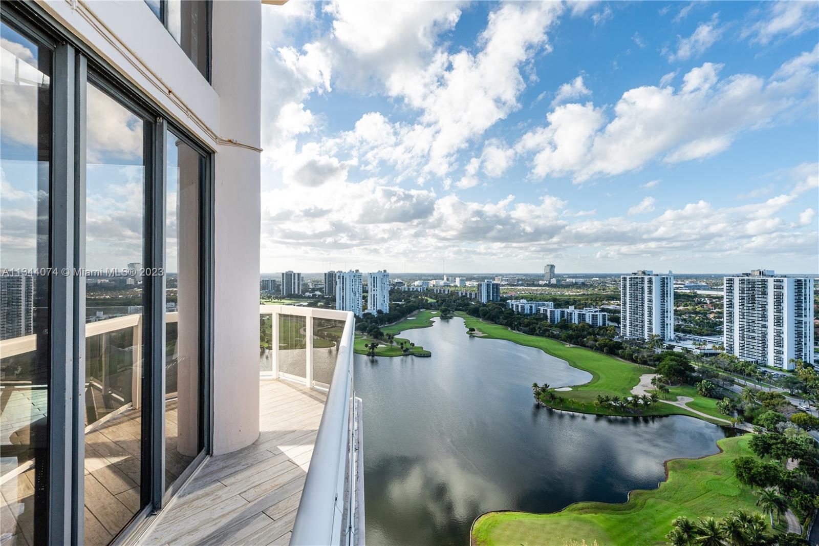 THE LANDMARK CONDO - Residential