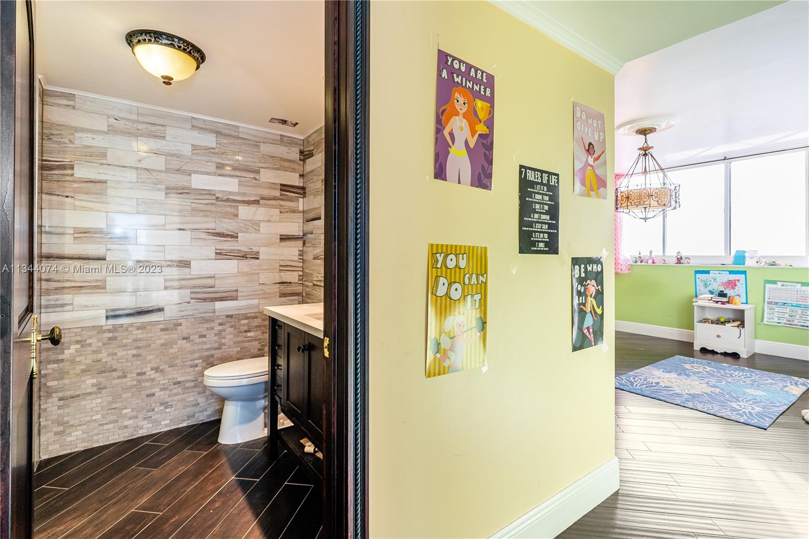 THE LANDMARK CONDO - Residential