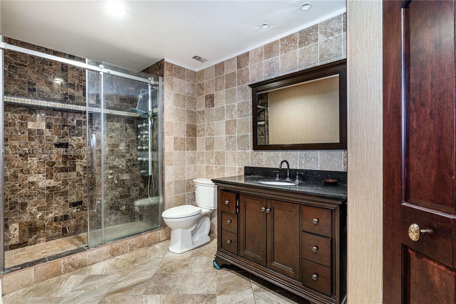 THE LANDMARK CONDO - Residential