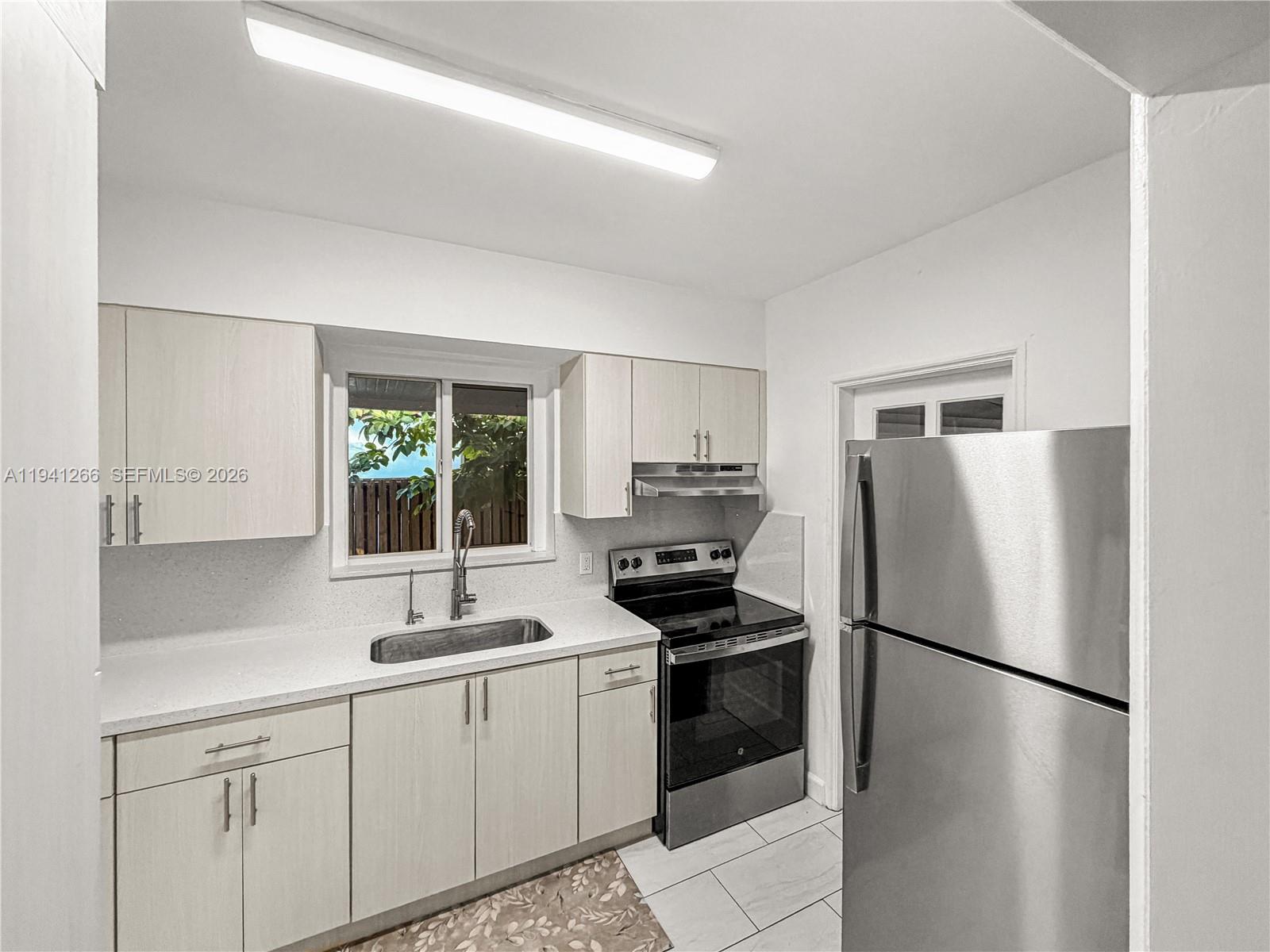 BRICKELL ESTATES - Residential Lease