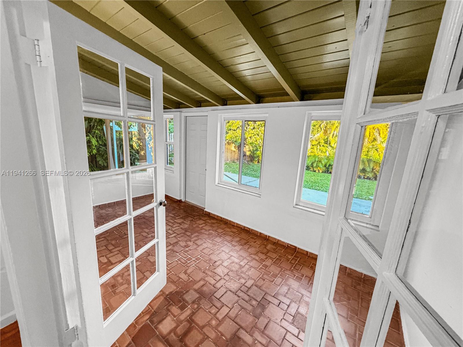 BRICKELL ESTATES - Residential Lease