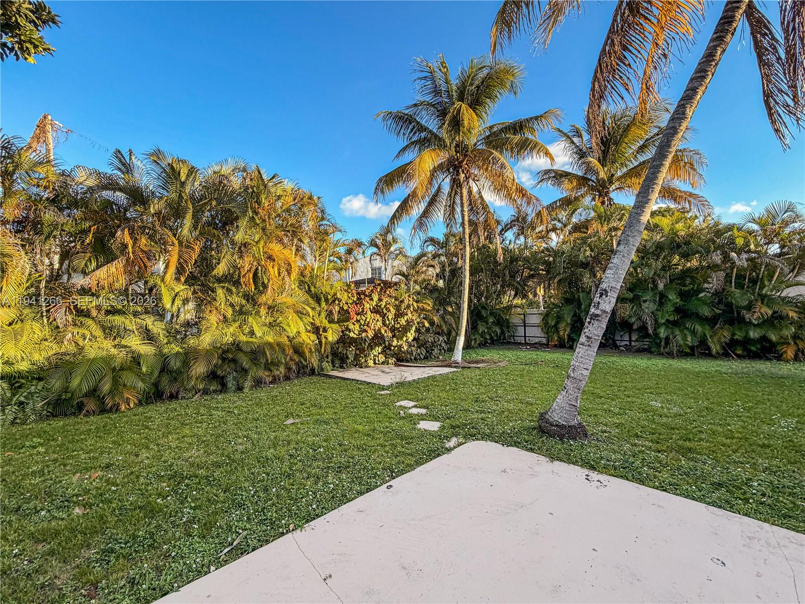 BRICKELL ESTATES - Residential Lease