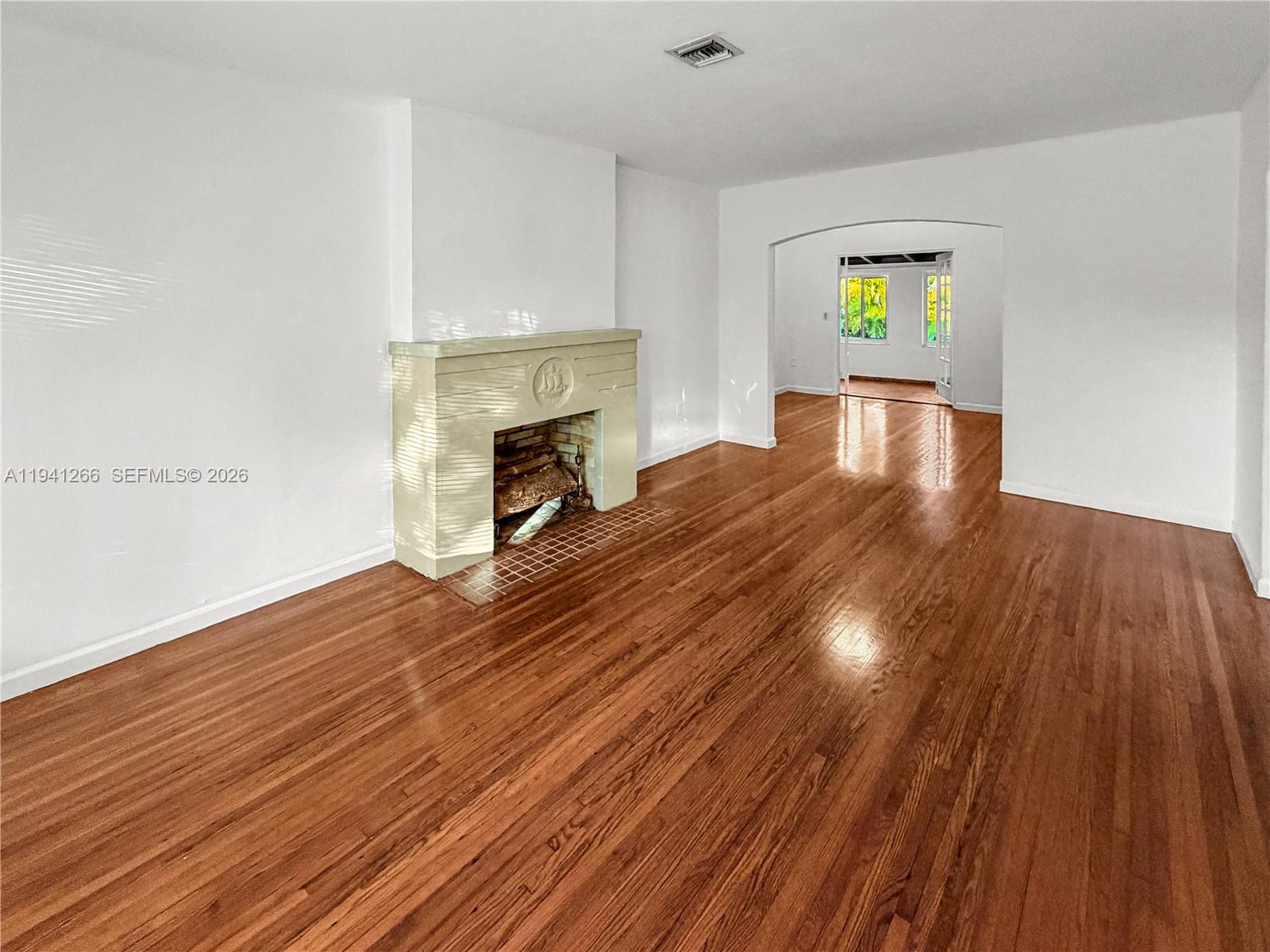 BRICKELL ESTATES - Residential Lease